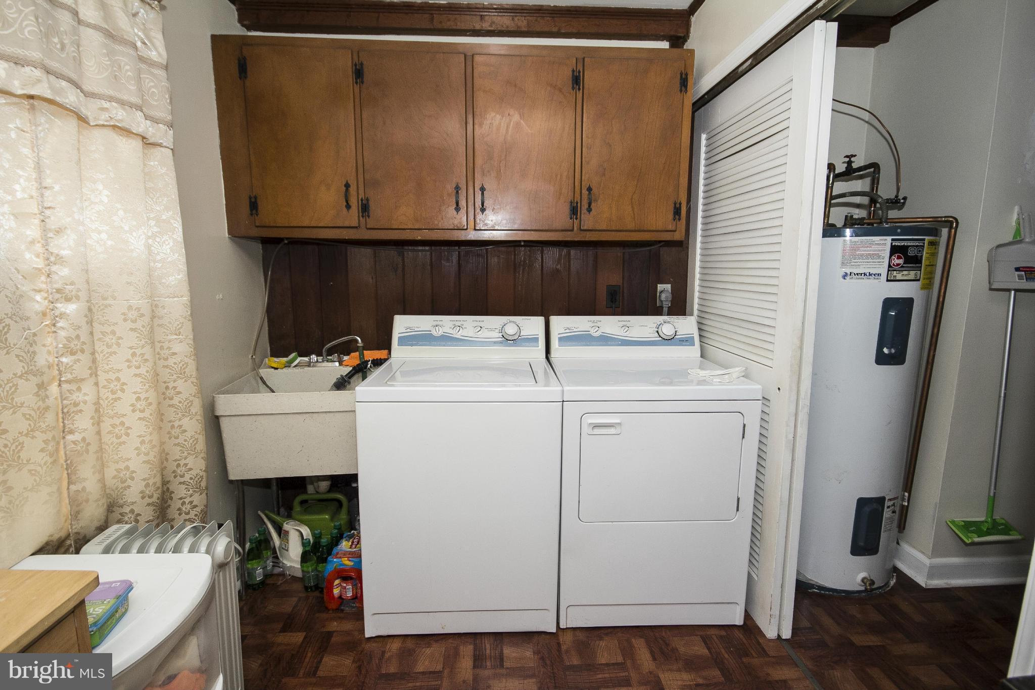831 Providence Road Baltimore, MD 21286 - Photo 17 of 30 LAUNDRY ROOM