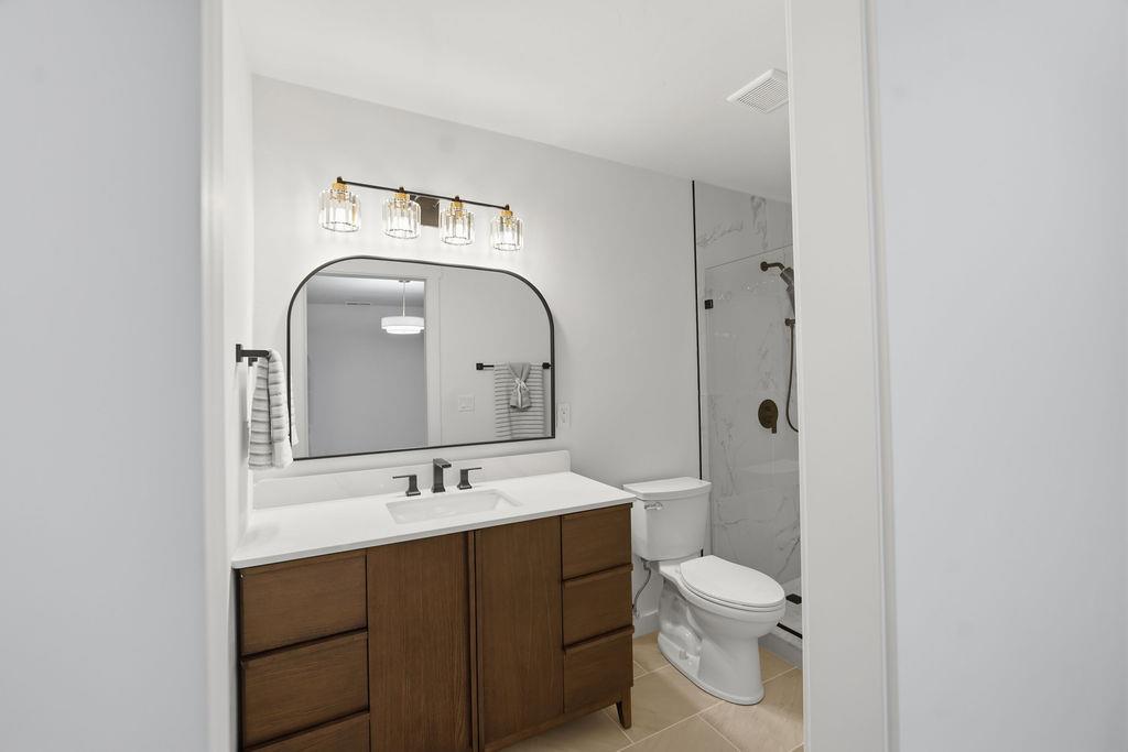 14740 Orzalli Road Grass Valley, CA 95945 - Photo 40 of 91 Primary Bathroom