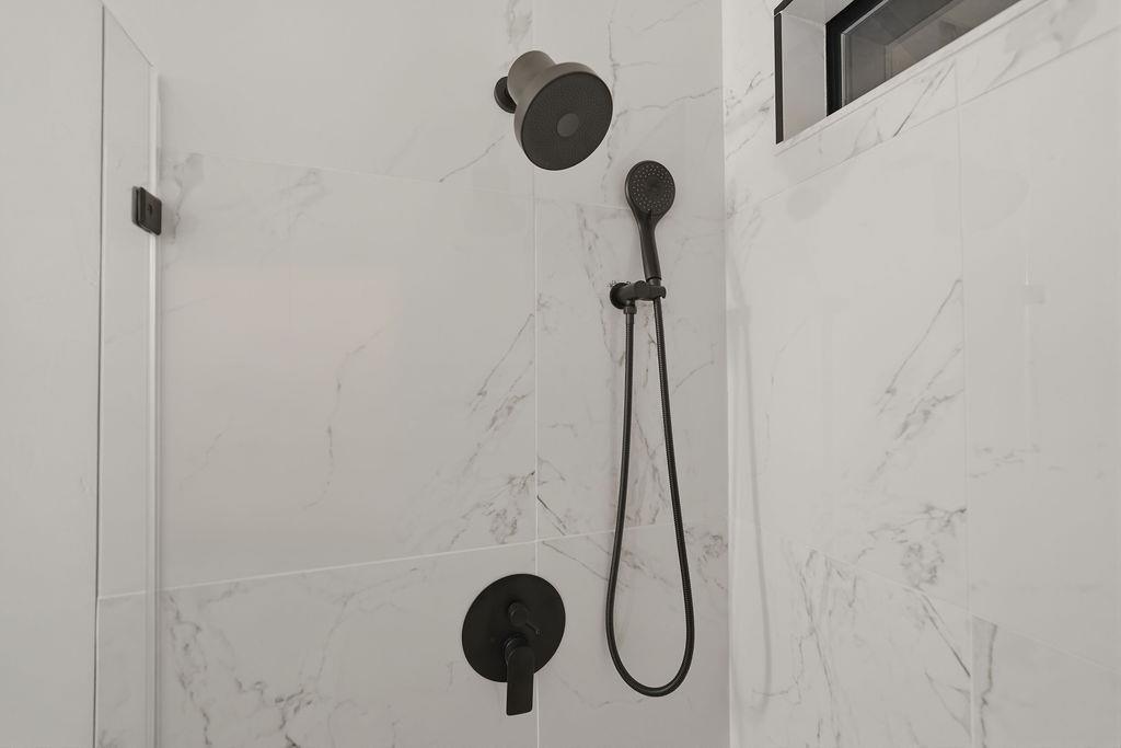 14740 Orzalli Road Grass Valley, CA 95945 - Photo 42 of 91 Primary Bathroom