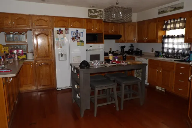 $185,000 | 832 West Raymond Street, Harrisburg, IL 62946