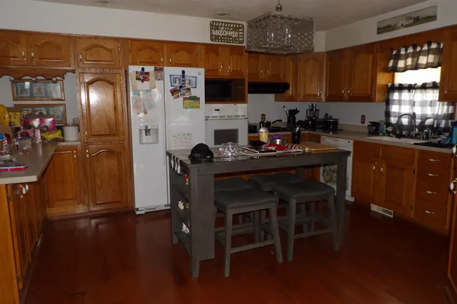 $185,000 | 832 West Raymond Street, Harrisburg, IL 62946