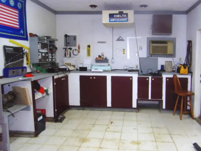 $185,000 | 832 West Raymond Street, Harrisburg, IL 62946