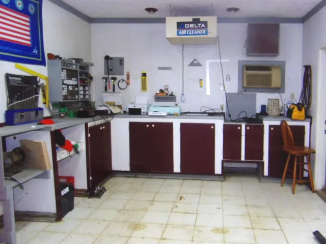 $185,000 | 832 West Raymond Street, Harrisburg, IL 62946