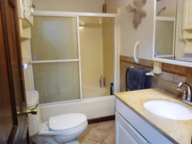 $185,000 | 832 West Raymond Street, Harrisburg, IL 62946