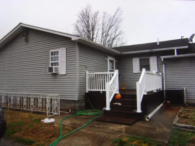 $185,000 | 832 West Raymond Street, Harrisburg, IL 62946