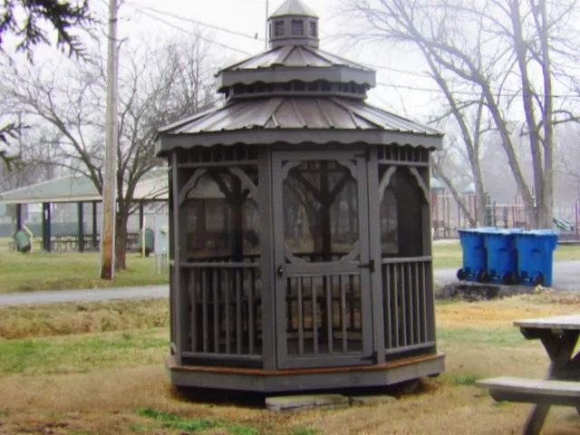 $185,000 | 832 West Raymond Street, Harrisburg, IL 62946