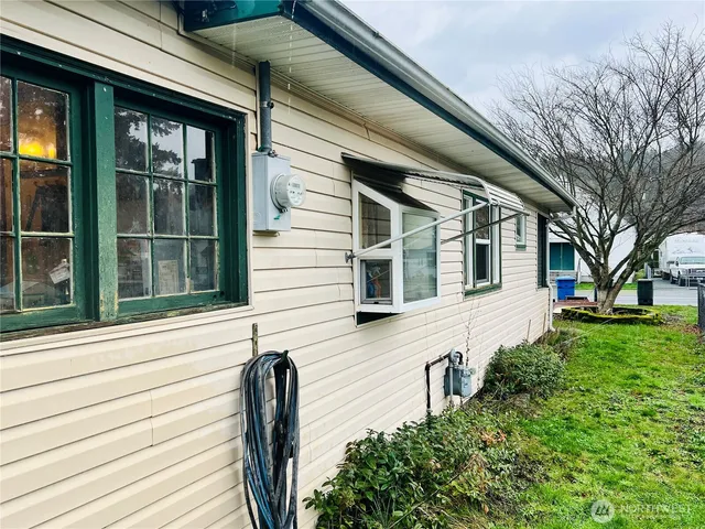 $329,000 | 111 Varner Avenue Southeast, Orting, WA 98360