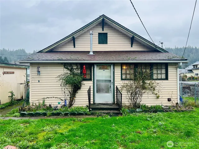 $329,000 | 111 Varner Avenue Southeast, Orting, WA 98360
