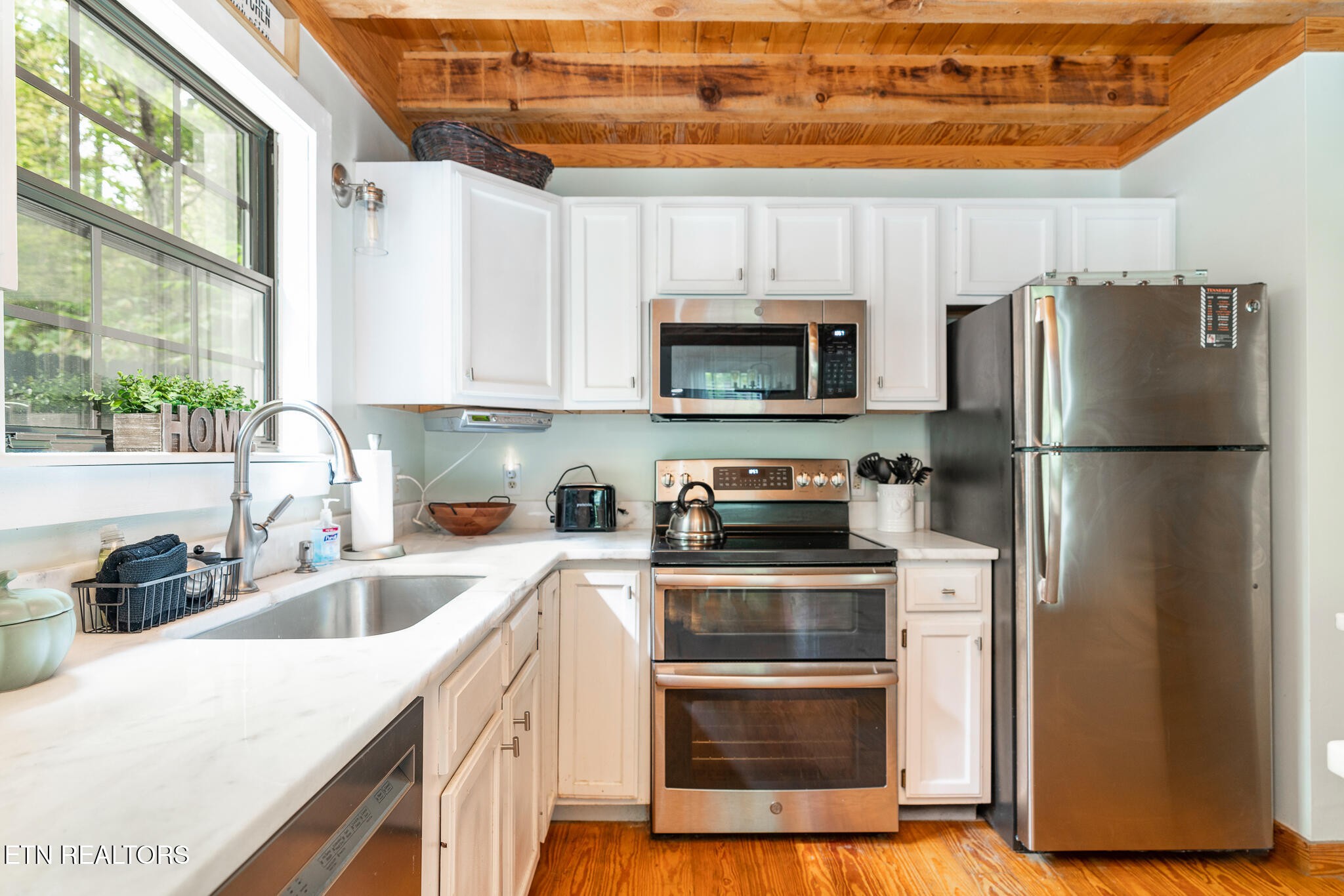 391 Laurel Road Townsend, TN 37882 - Photo 9 of 33