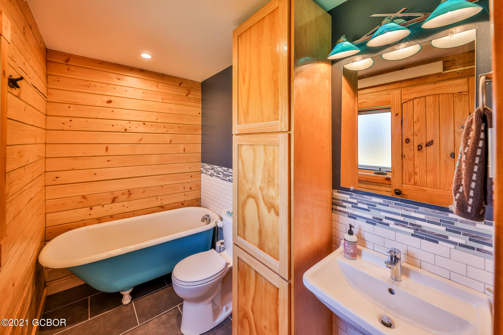 122 Carriage Road Fraser, CO 80442 - Photo 12 of 29 Lower Bathroom