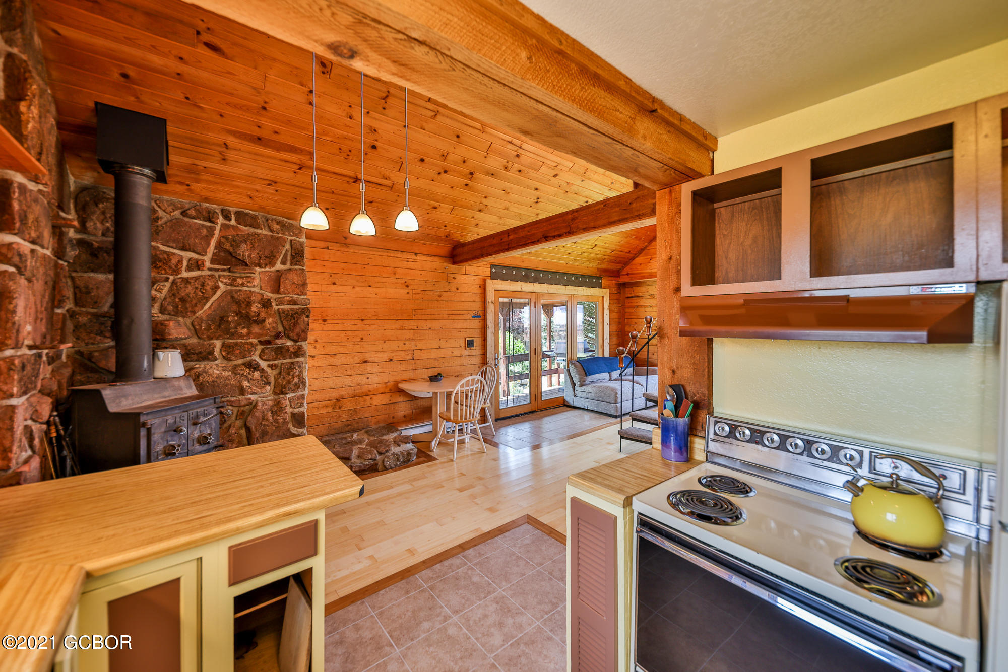 122 Carriage Road Fraser, CO 80442 - Photo 7 of 29 Kitchen