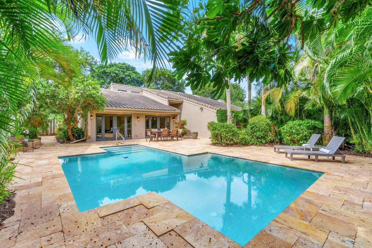 7517 Cedarwood Circle Boca Raton, FL 33434 - Photo 2 of 63 Courtyard Pool Home