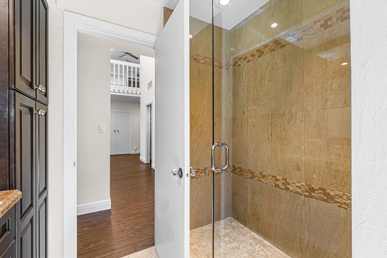 7517 Cedarwood Circle Boca Raton, FL 33434 - Photo 21 of 63 Guest/Cabana Bathroom