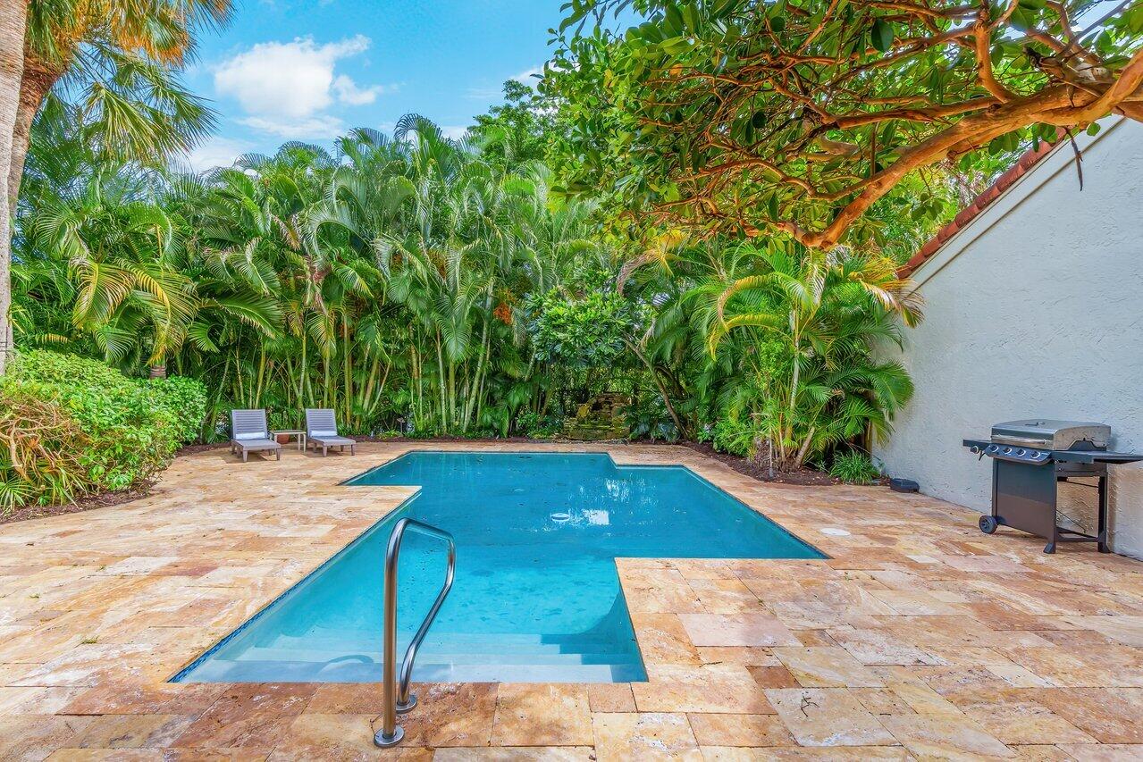 7517 Cedarwood Circle Boca Raton, FL 33434 - Photo 30 of 63 Pool & Lounge Area