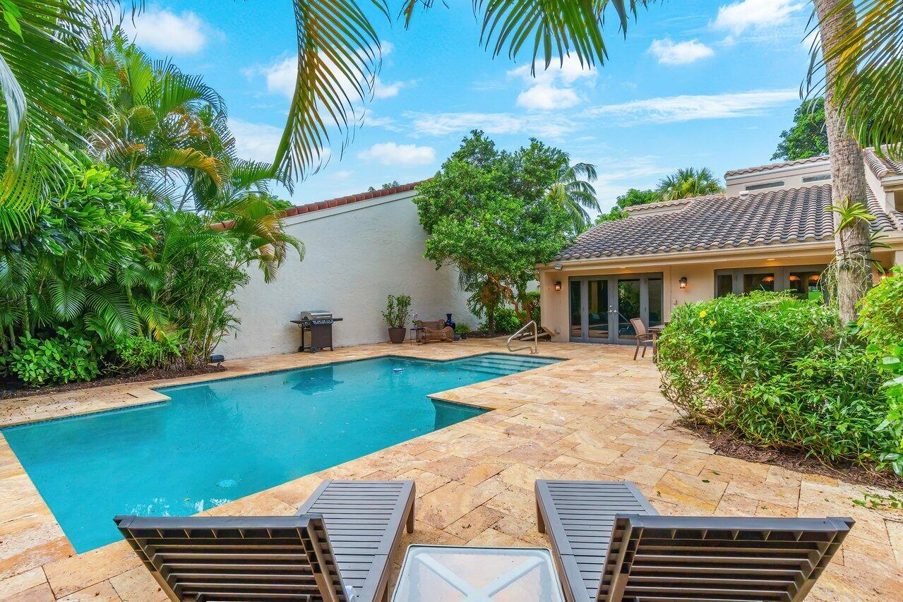 7517 Cedarwood Circle Boca Raton, FL 33434 - Photo 32 of 63 Pool & Lounge Area