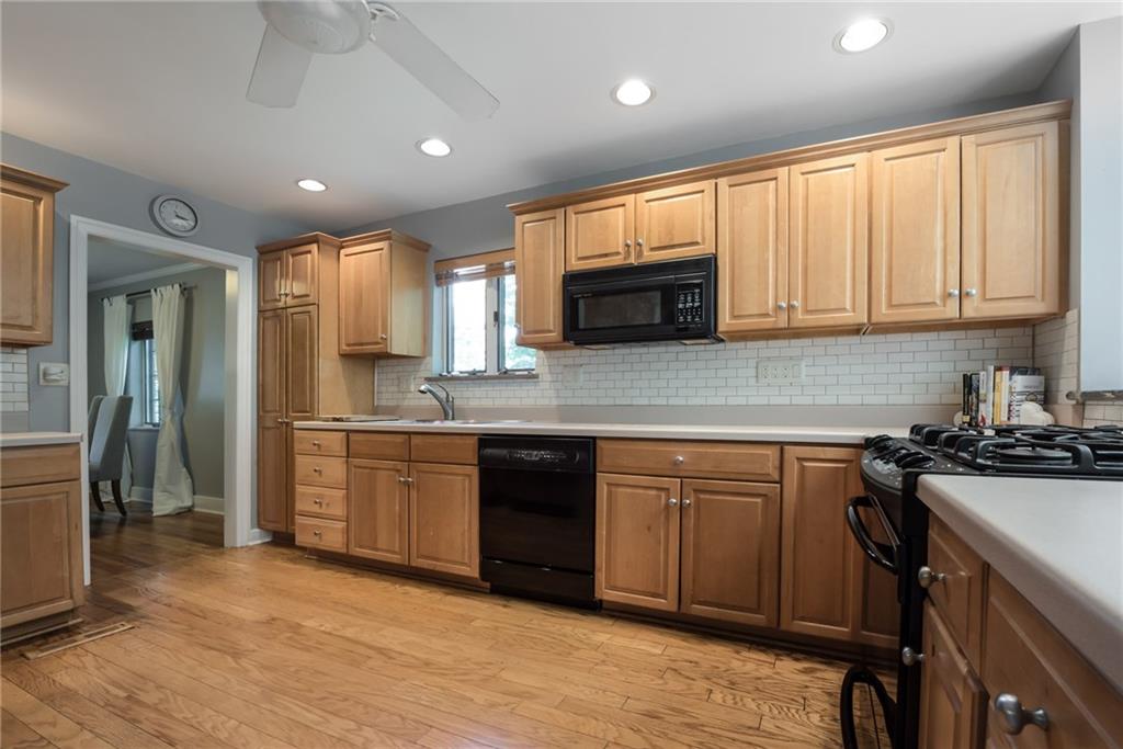 24 Hillcrest Road Pittsburgh, PA 15221 - Photo 11 of 21 Gallery Image 11