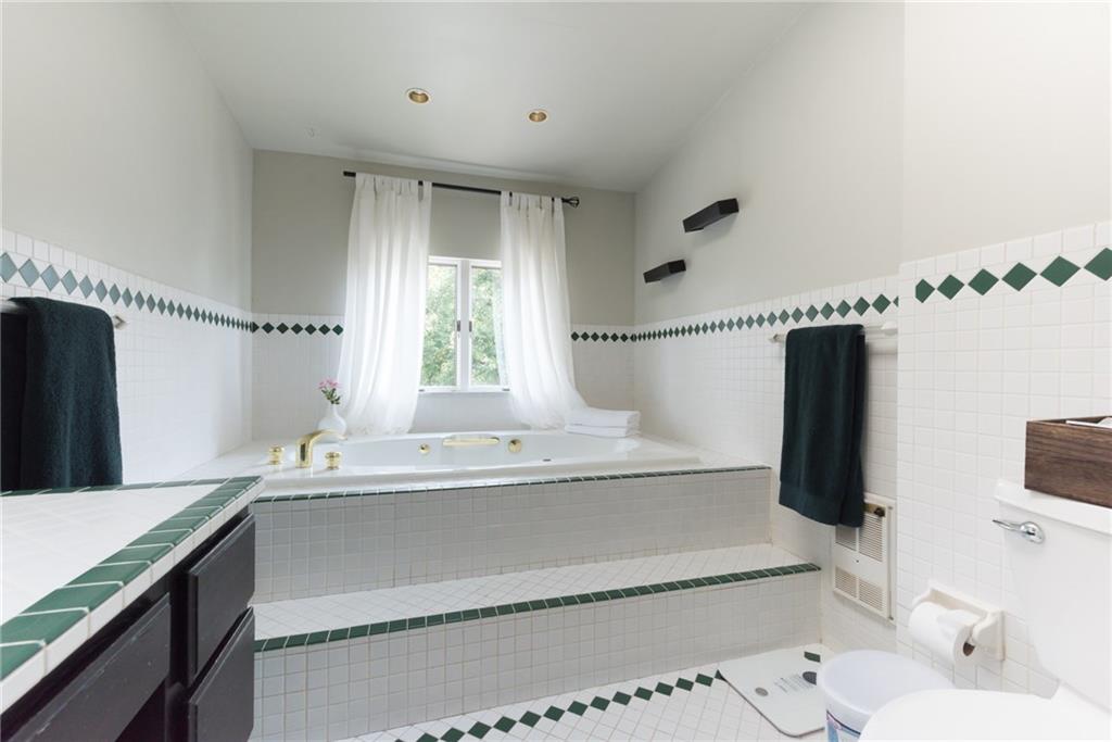 24 Hillcrest Road Pittsburgh, PA 15221 - Photo 16 of 21 Gallery Image 16