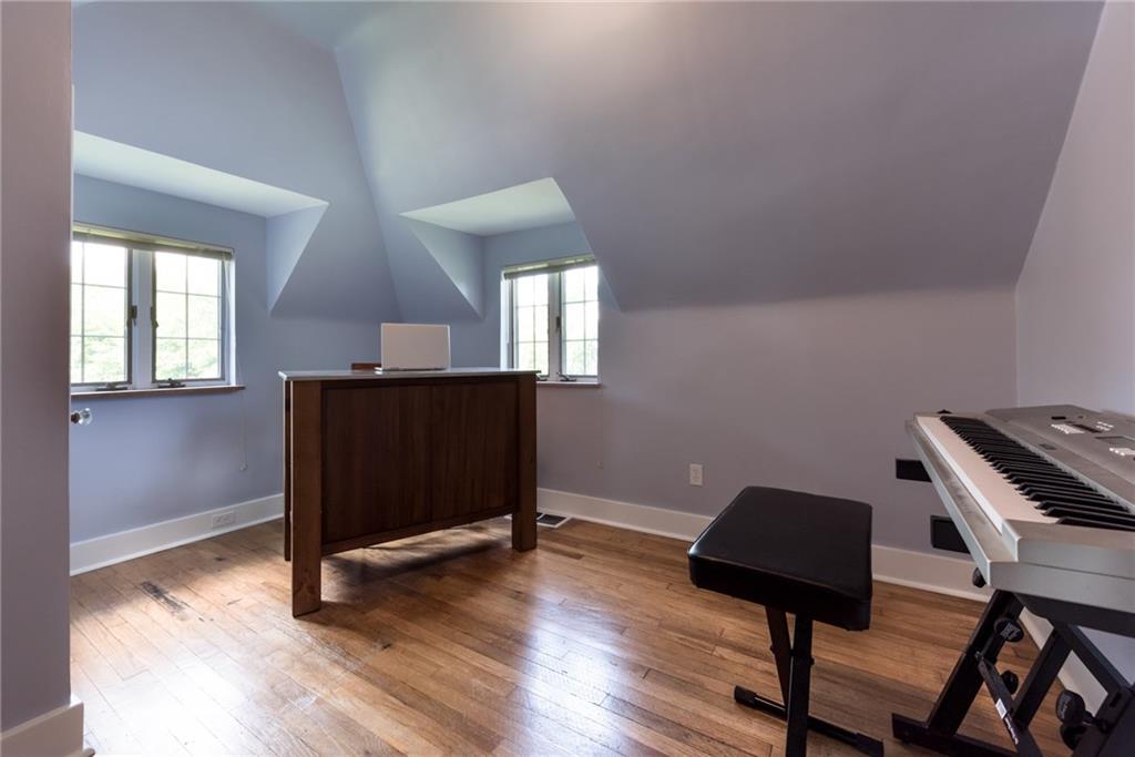 24 Hillcrest Road Pittsburgh, PA 15221 - Photo 18 of 21 Gallery Image 18