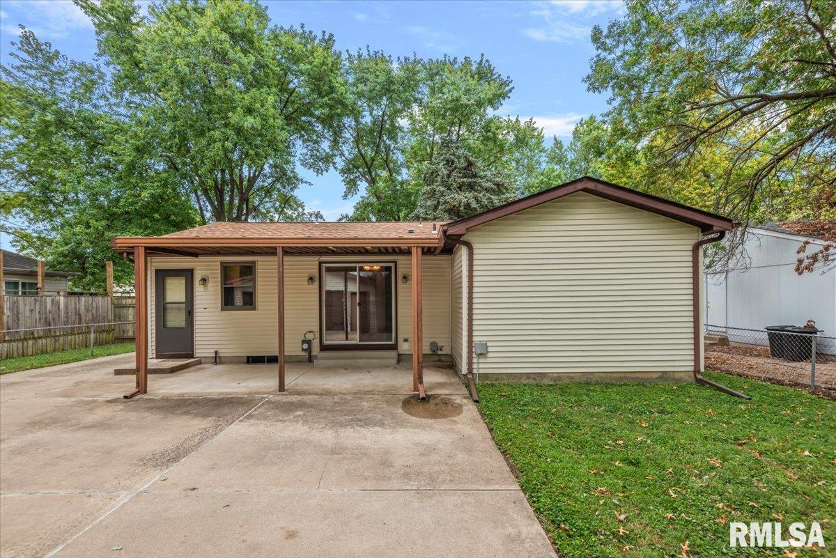 2425 Stokebridge Road Springfield, IL 62702 - Photo 32 of 34 Gallery Image 32