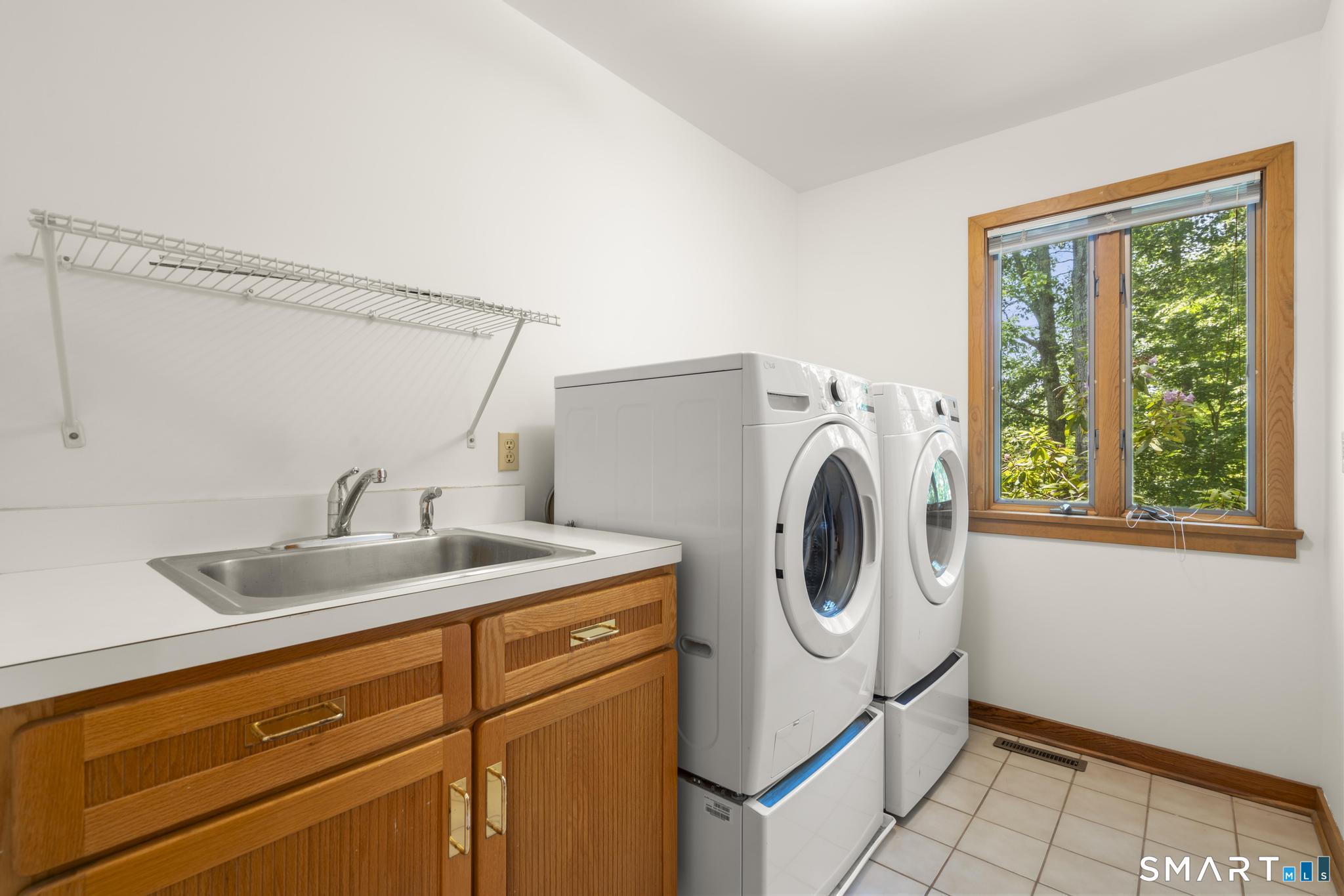 732 Den Road Stamford, CT 06903 - Photo 24 of 39
