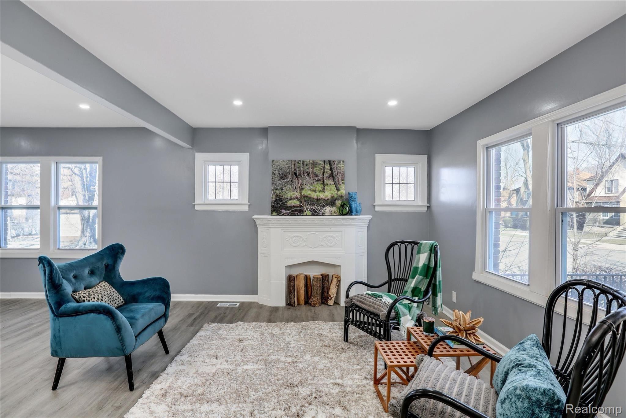 4417 Devonshire Rd_Living Room 2.jpg