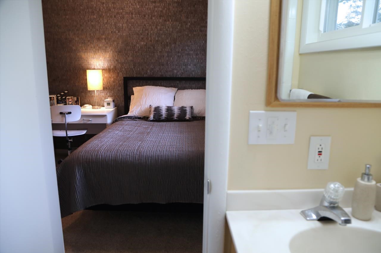1215 Anderson Road Traverse City, MI 49686 - Photo 15 of 24 1894317-15.JPG