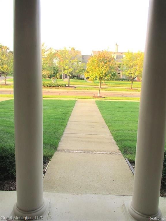 3609 Oakmonte Boulevard Rochester, MI 48306 - Photo 4 of 29