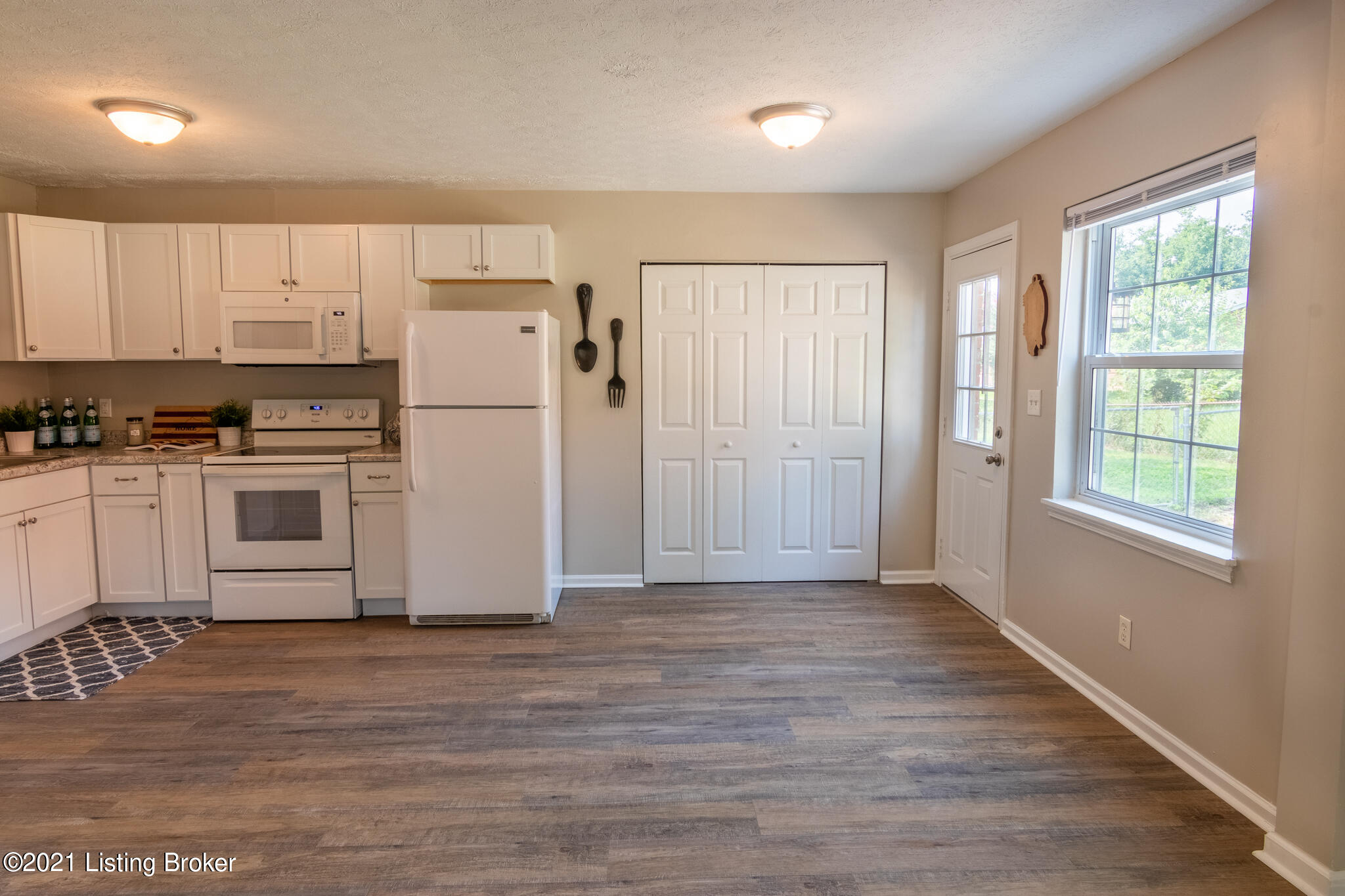 10204 Rod N Reel Road Louisville, KY 40229 - Photo 5 of 25 10204 Rod N Reel Rd