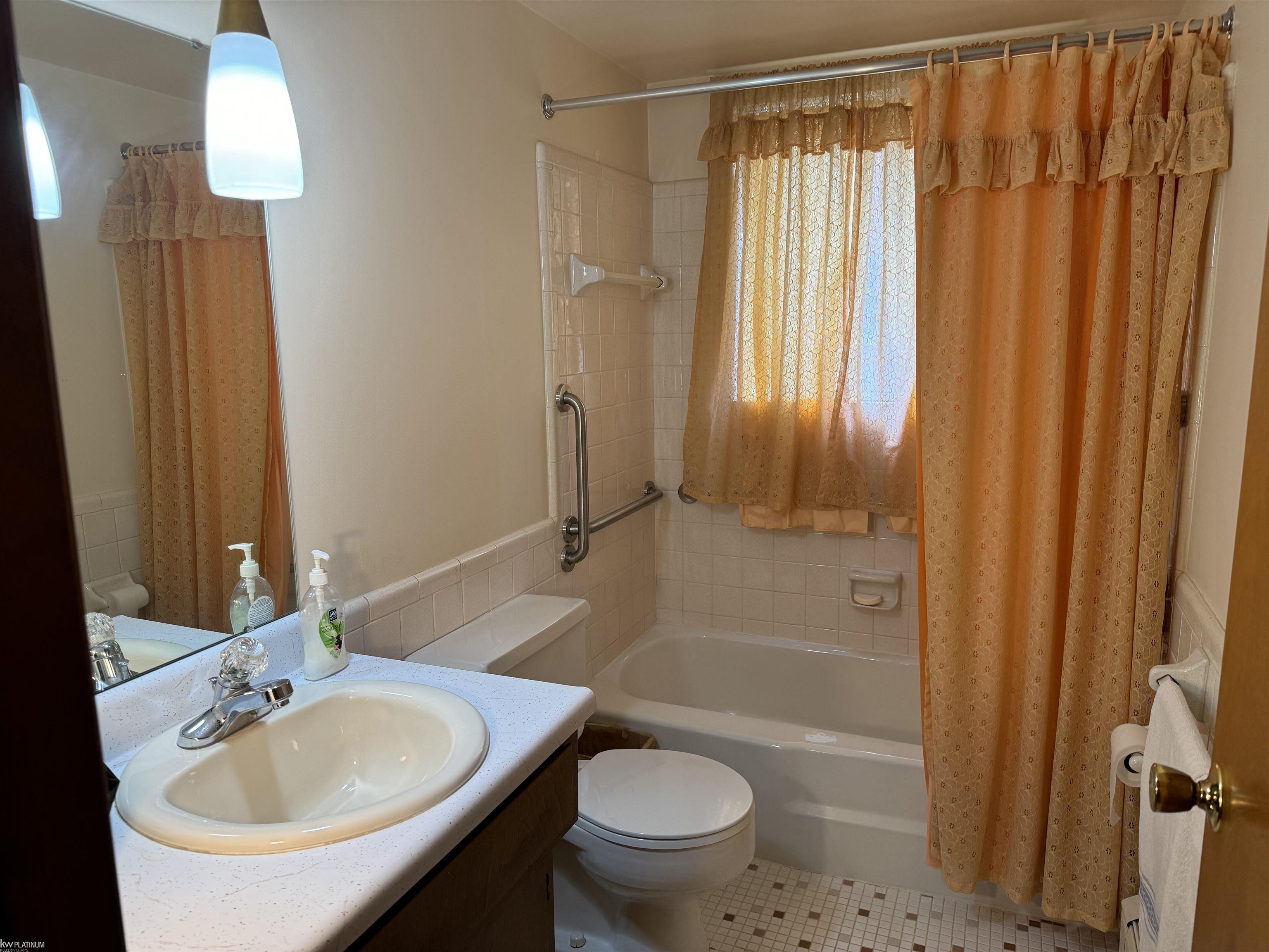 15229 East 9 Mile Road, Unit 1B Eastpointe, MI 48021 - Photo 10 of 16