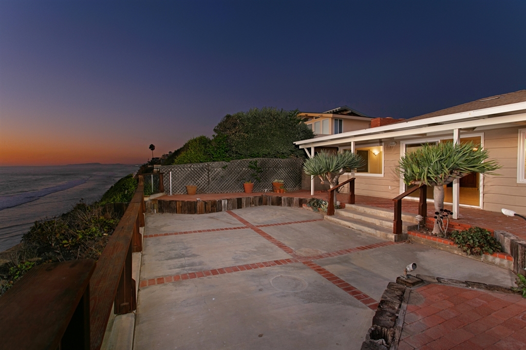 312 Neptune Avenue Encinitas, CA 92024 - Photo 3 of 23 Gallery Image 3