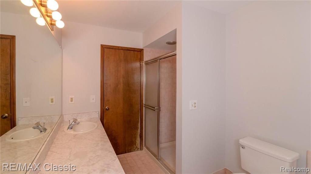 688 Sunlight Drive Rochester Hills, MI 48309 - Photo 56 of 63
