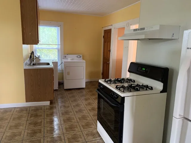 $2,500 | 9 Springhill Avenue, Unit 2, Marlborough, MA 01752