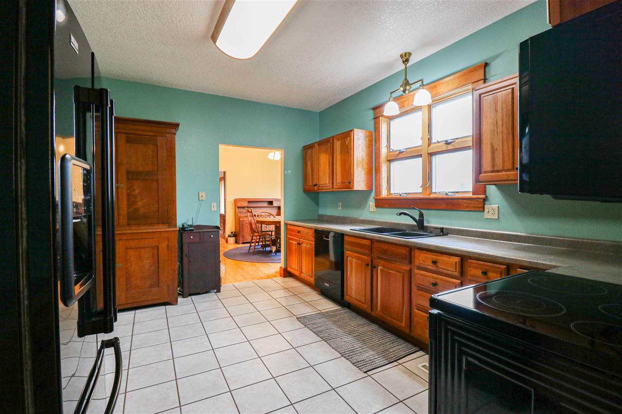 1005 9th Street Kalona, IA 52247 - Photo 8 of 28 Gallery Image 8