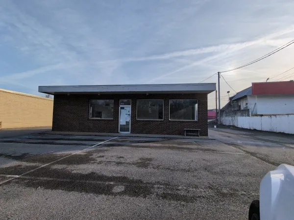 $2,900 | 3015 Fort Campbell Boulevard, Clarksville, TN 37042