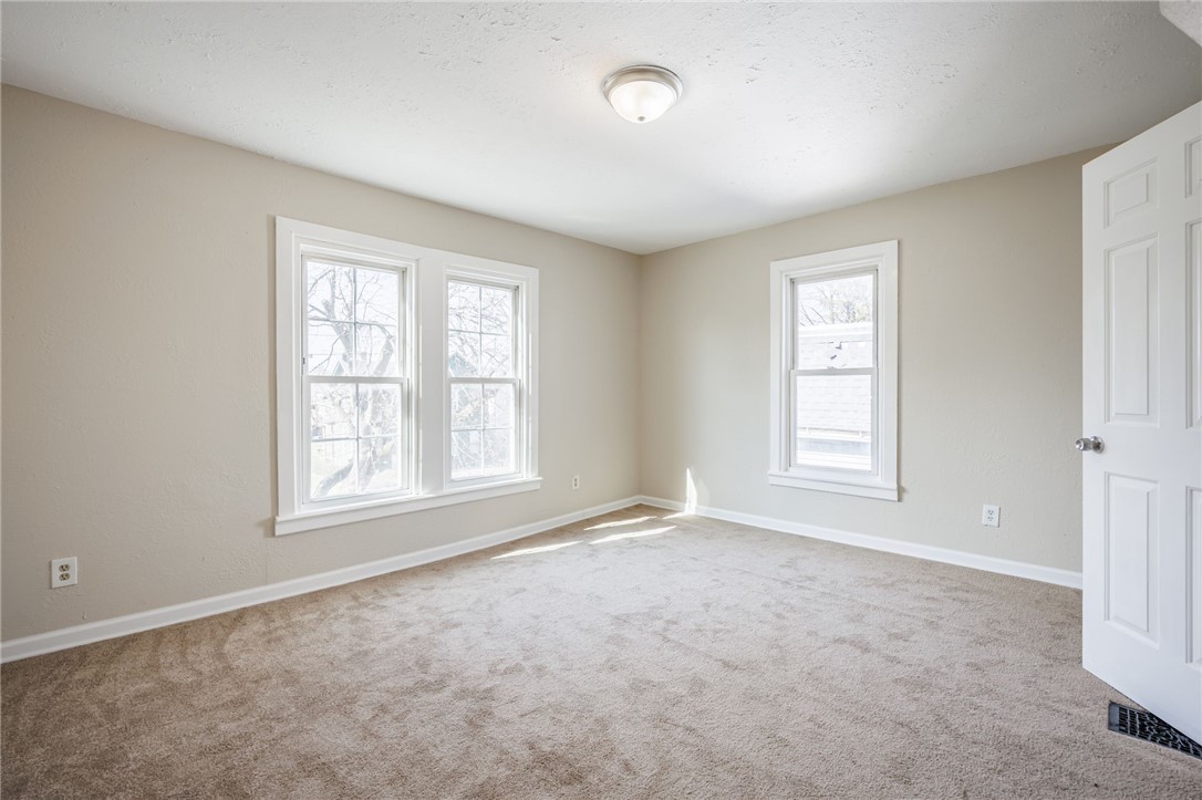 366 Tremont Street Rochester, NY 14608 - Photo 16 of 32