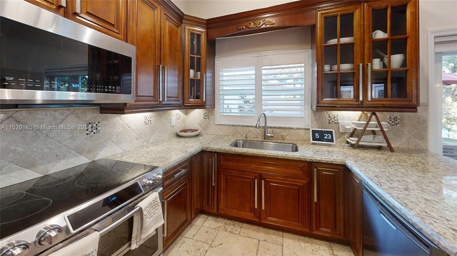 10278 Islander Drive Boca Raton, FL 33498 - Photo 6 of 31 Gallery Image 6
