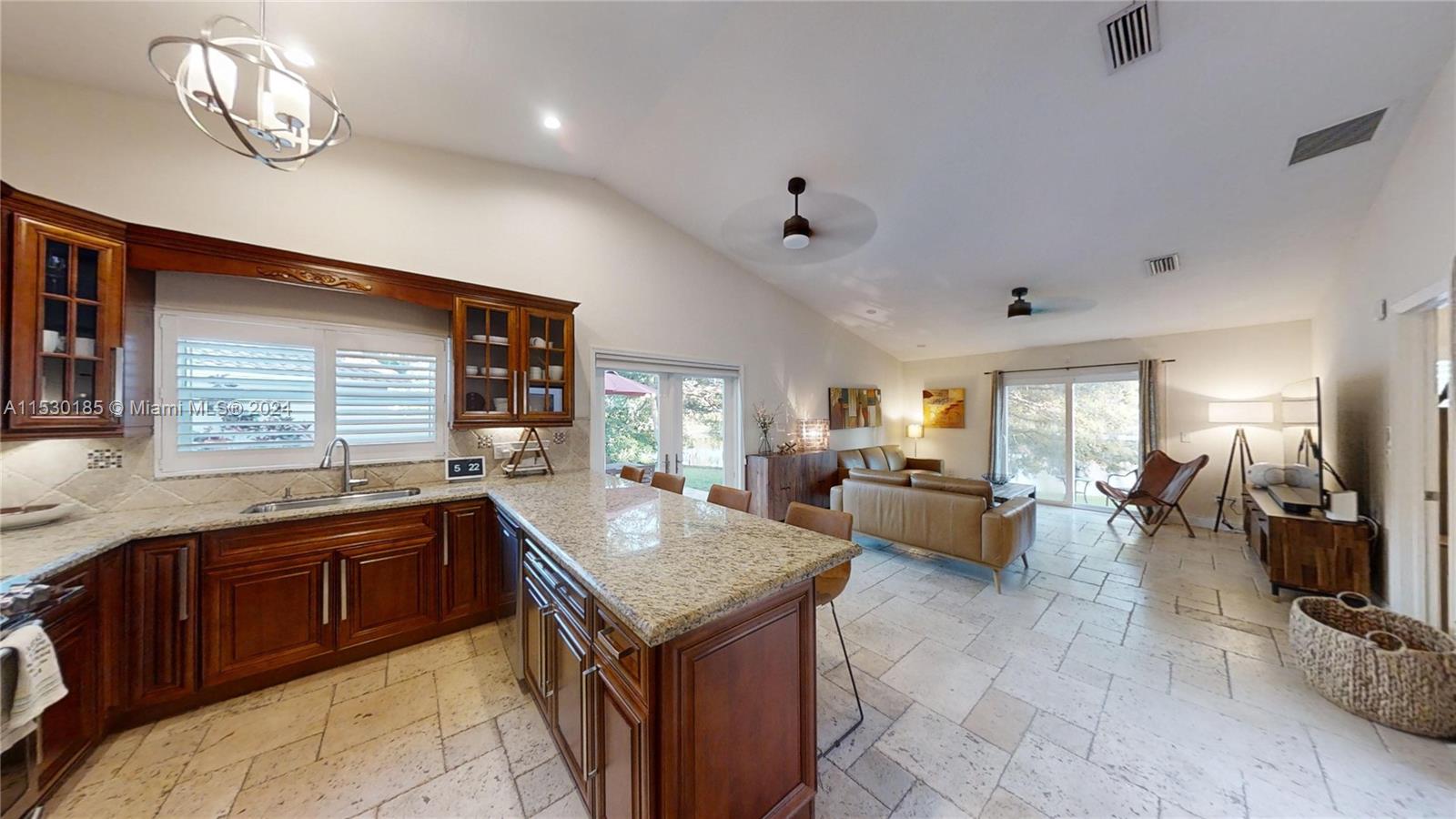 10278 Islander Drive Boca Raton, FL 33498 - Photo 7 of 31 Gallery Image 7