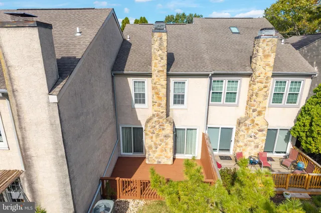 front view of house with a yard