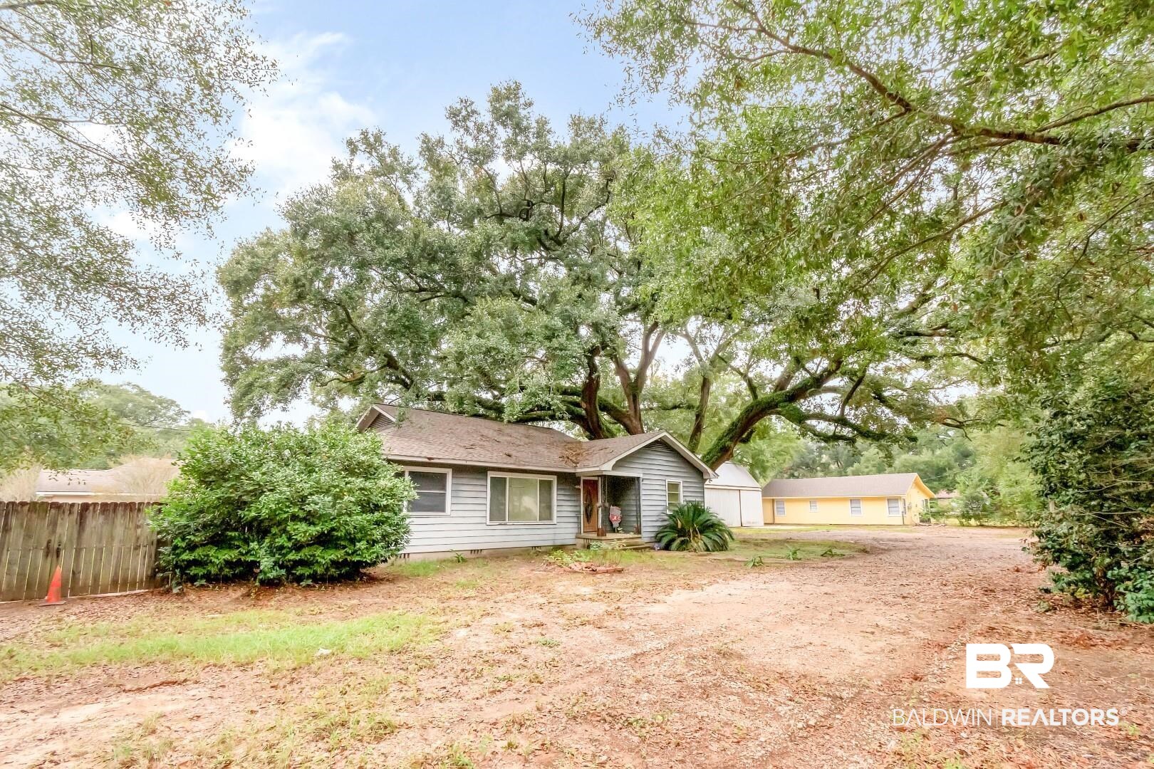 2762 Hillcrest Road Mobile, AL 36695 - Photo 5 of 25 View of single story home