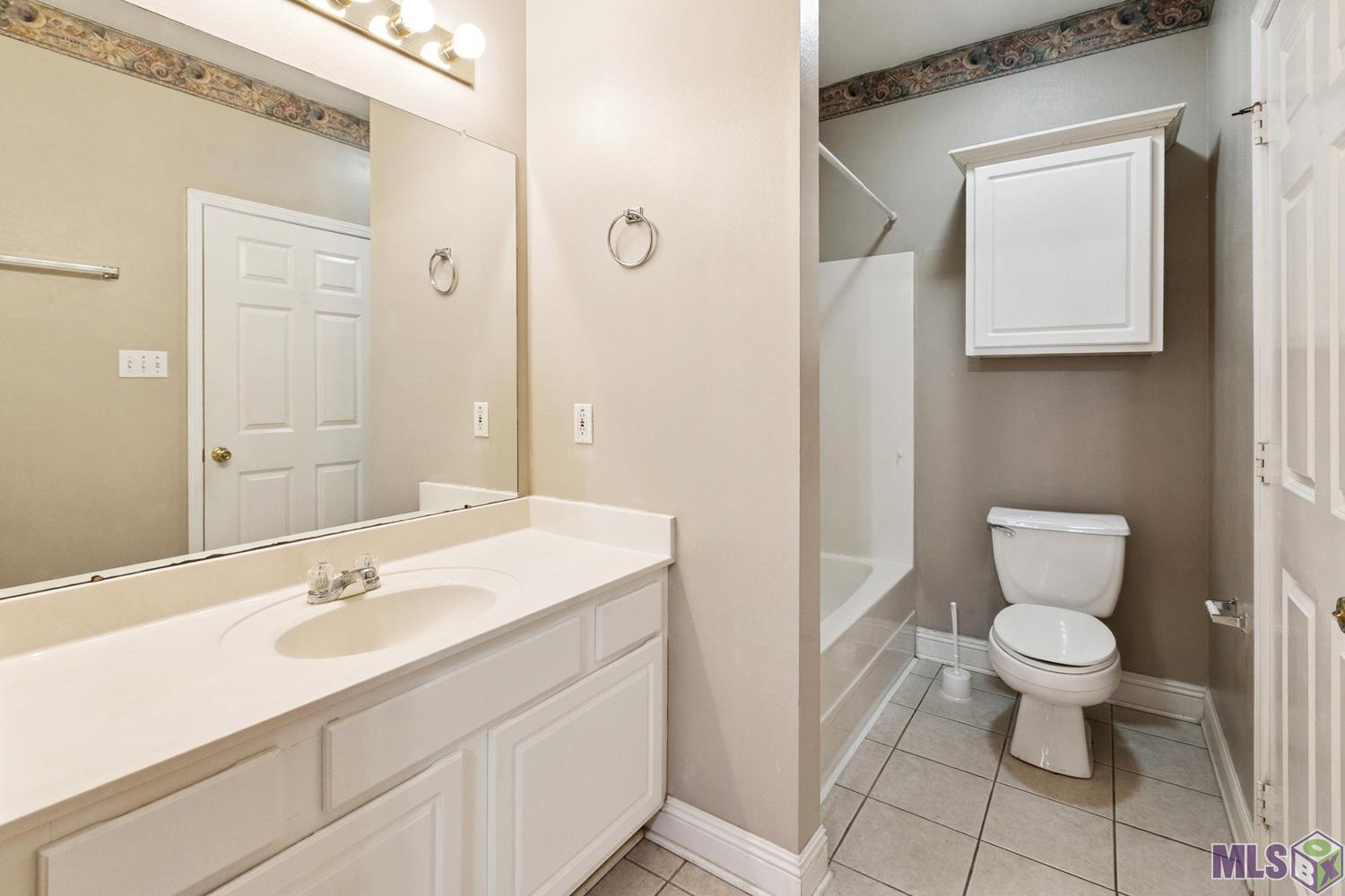 5151 Etta Street, Unit 3D Baton Rouge, LA 70820 - Photo 9 of 10 Gallery Image 9