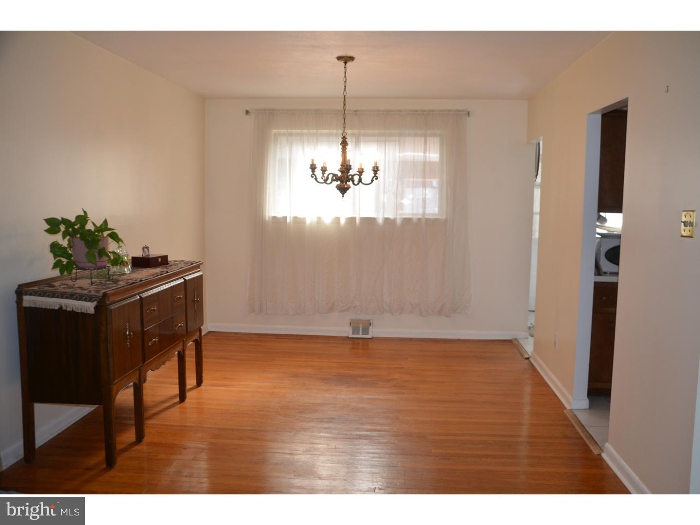 54 Cherokee Road Doylestown, PA 18901 - Photo 9 of 20 Dining Room