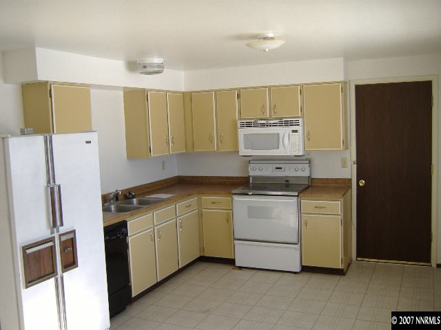 11830 Juniper Street Reno, NV 89506 - Photo 3 of 7 Photo 3