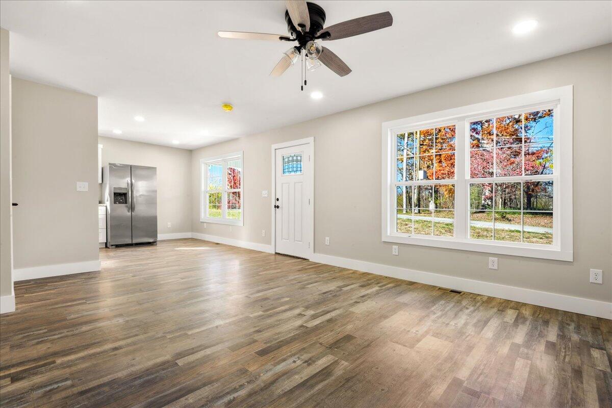 915 West 8th Street Corbin, KY 40701 - Photo 23 of 33 27-Living & Dining Room