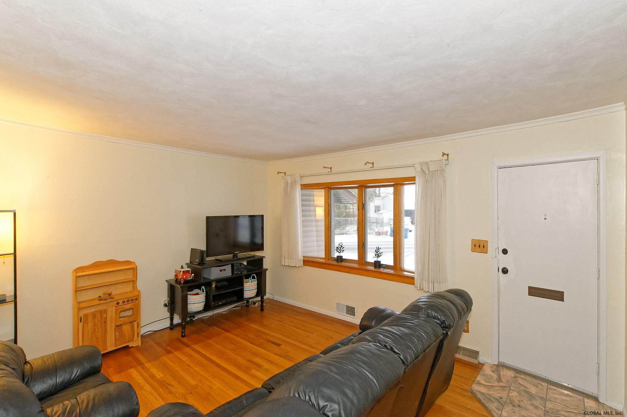 67 Southgate Road Colonie, NY 12211 - Photo 5 of 29 Photo 5