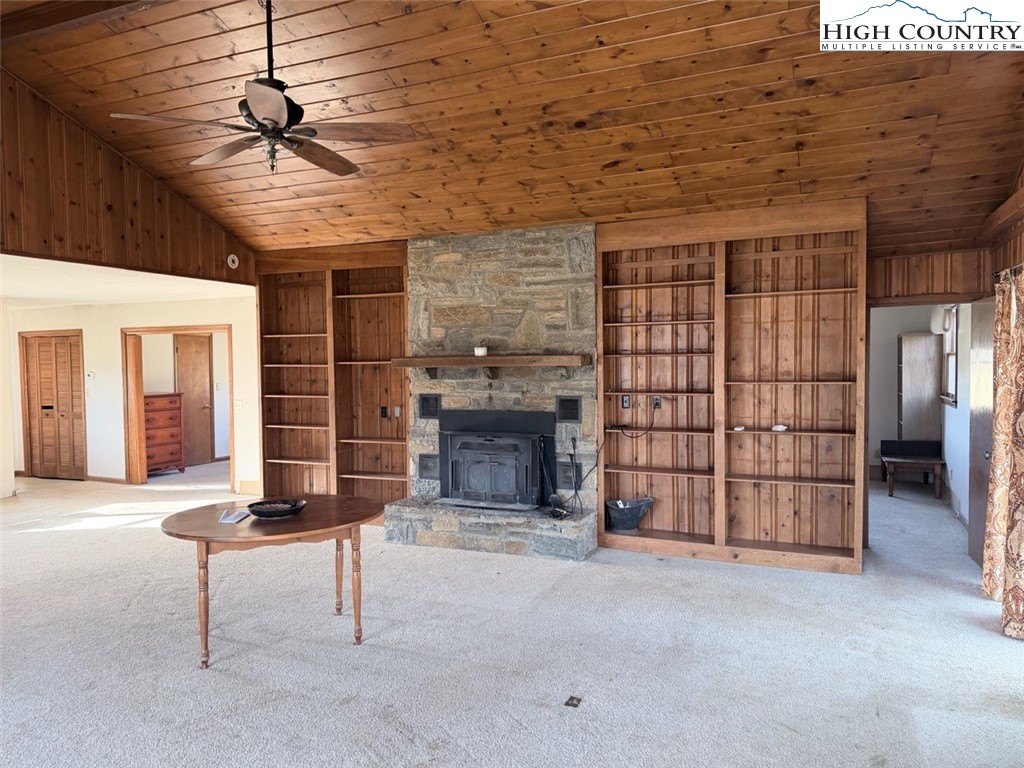 2752 Broadstone Road Banner Elk, NC 28604 - Photo 18 of 24 a living room with furniture