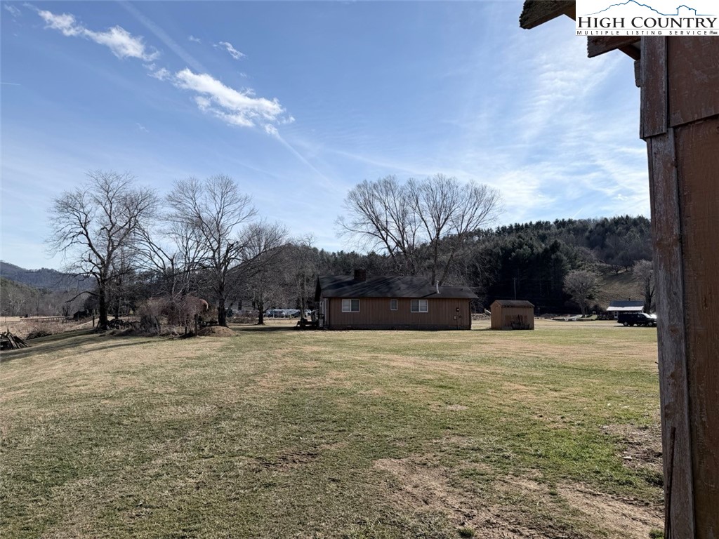 2752 Broadstone Road Banner Elk, NC 28604 - Photo 8 of 24