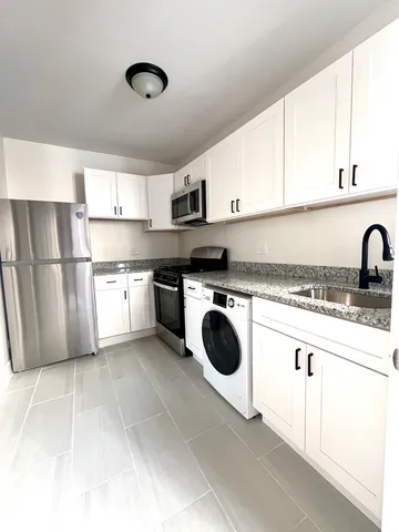 $1,350 | 1146 North Lawndale Avenue, Unit 2, Chicago, IL 60651