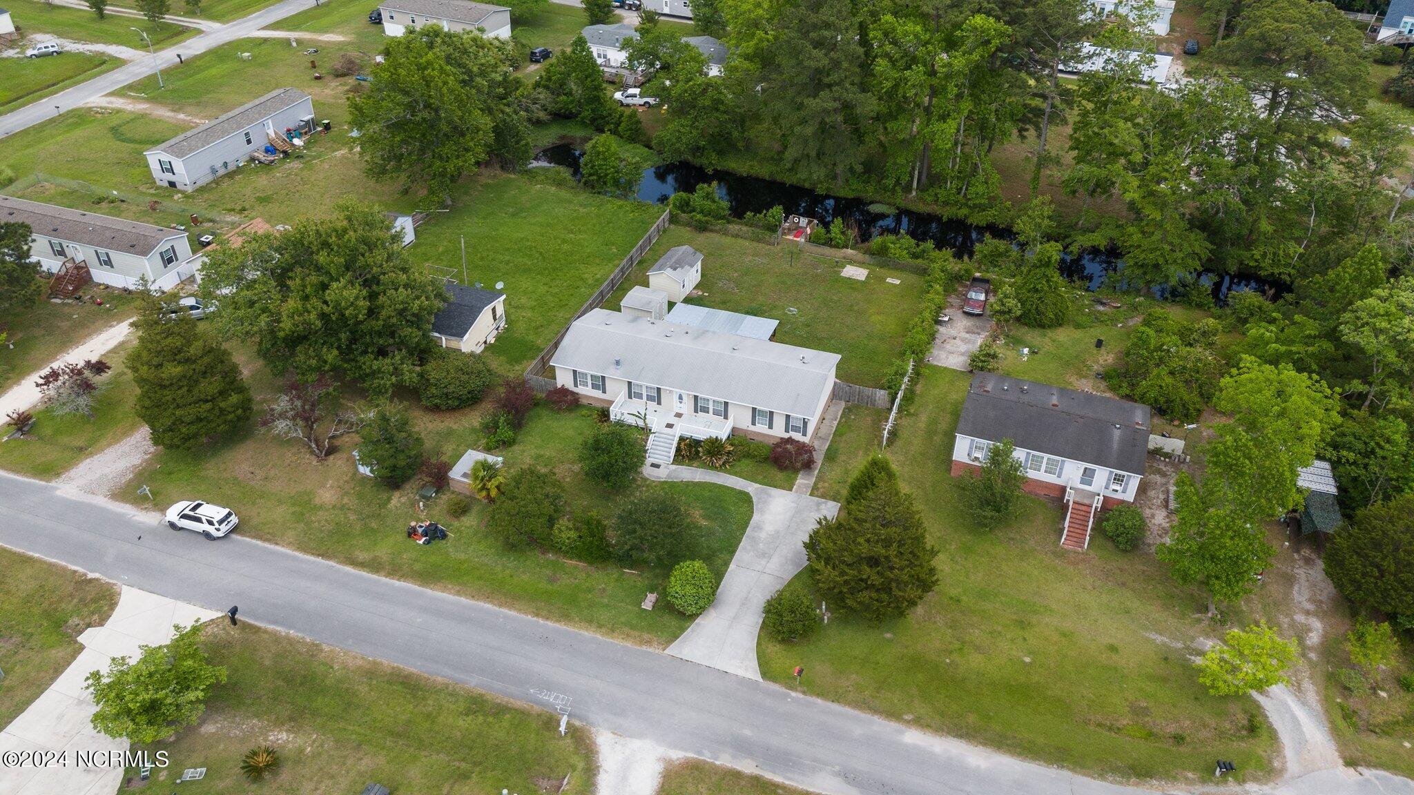 263 Hilltop Road Newport, NC 28570 - Photo 31 of 52 48-web-or-mls-DJI_20240508134654_0042_D