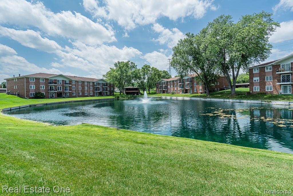 54795 Shelby Road, Unit 87 Utica, MI 48316 - Photo 21 of 23 54795 Shelby_MLS-025.jpg