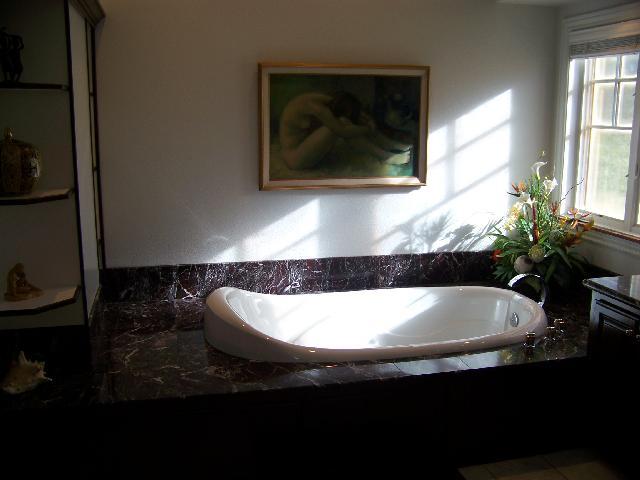 13220 Tierra Heights Road Redding, CA 96003 - Photo 13 of 16 Master Bathtub